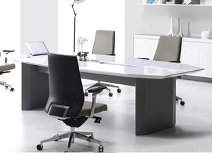 How to choose the right conference table